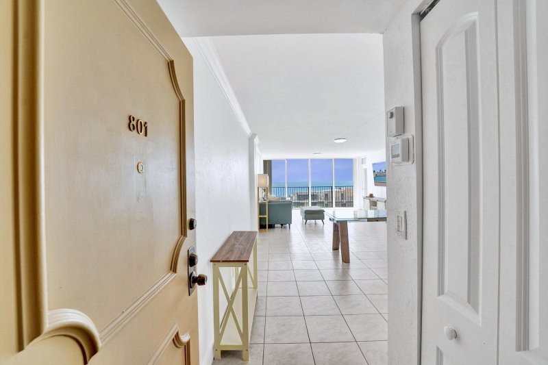 Condo for sale at Grenoble at Quadomain 801