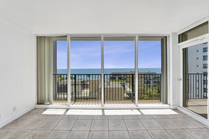 Condo for sale at Grenoble at Quadomain 801