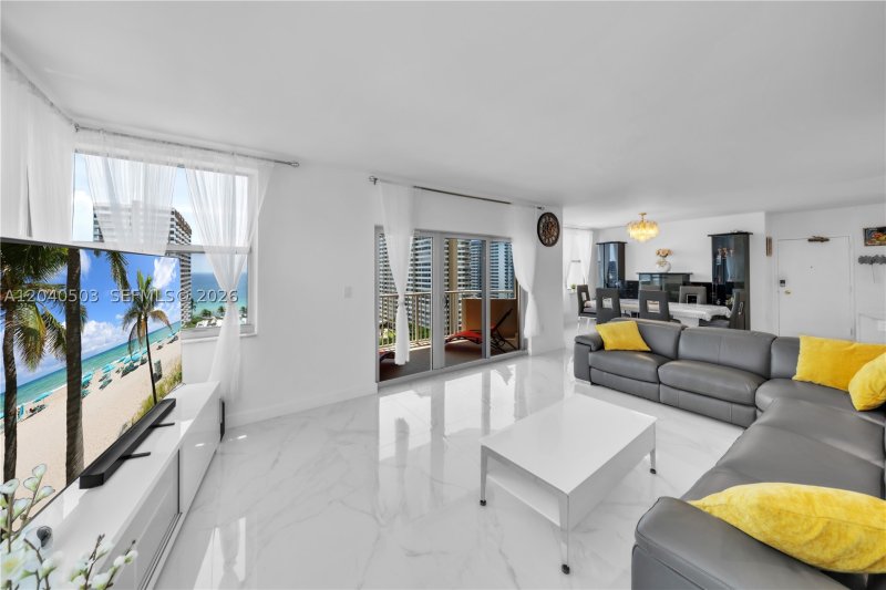 Apartment for rent at The Hemispheres 14F(availaba
