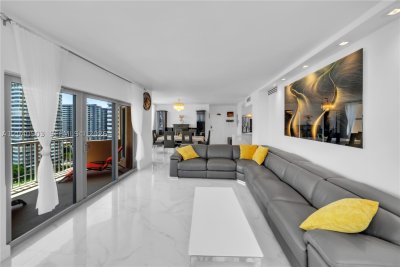 Aluguel de apartamento no The Hemispheres 14F(availaba
