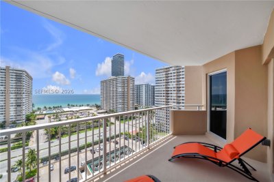 Aluguel de apartamento no The Hemispheres 14F(availaba