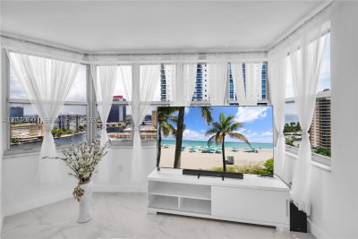 Aluguel de apartamento no The Hemispheres 14F(availaba