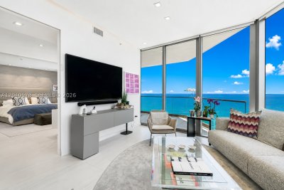 Comprar apartamento no Residences by Armani / Casa 2004