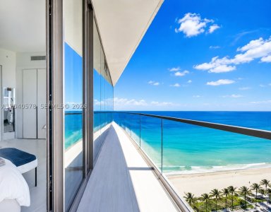 Comprar apartamento no Residences by Armani / Casa 2004