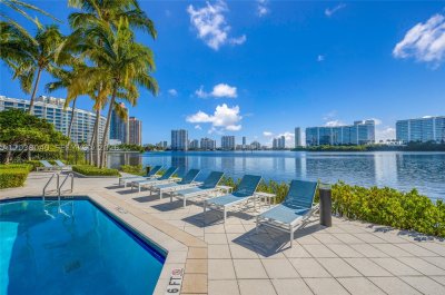 Comprar apartamento en Village by the Bay 12112