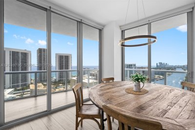 Comprar apartamento no Beachwalk T3001