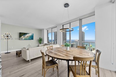 Comprar apartamento no Beachwalk T3001