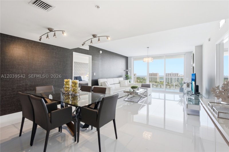Condo for sale at 400 Sunny Isles 1817