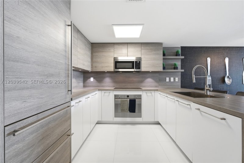Condo for sale at 400 Sunny Isles 1817
