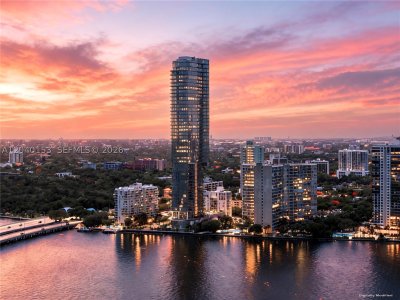 Comprar apartamento no Una Residences at Brickell 3401/3402
