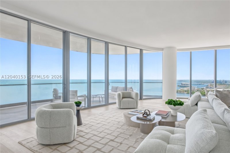 Comprar apartamento no Una Residences at Brickell 3401/3402