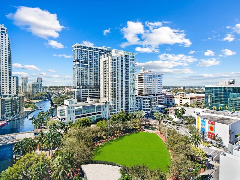 Apartment for rent at Las Olas River House 1502
