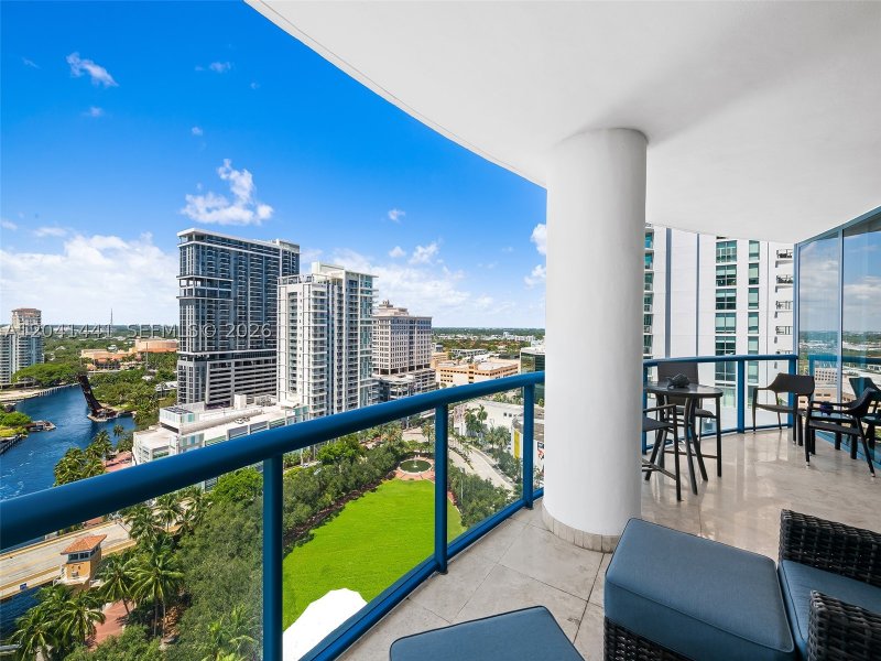 Apartment for rent at Las Olas River House 1502