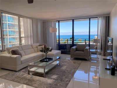 Aluguel de apartamento no Alexander Towers 606