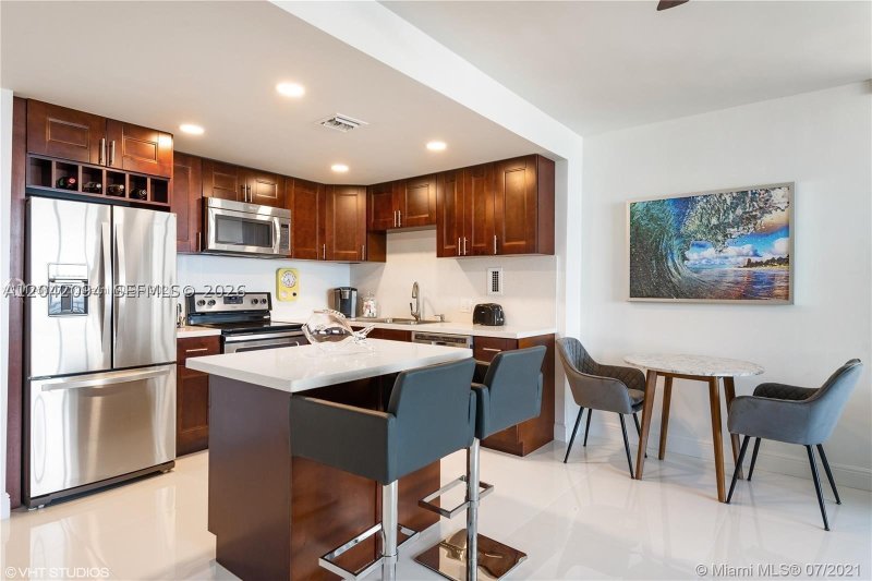 Apartment for rent at Alexander Towers 606