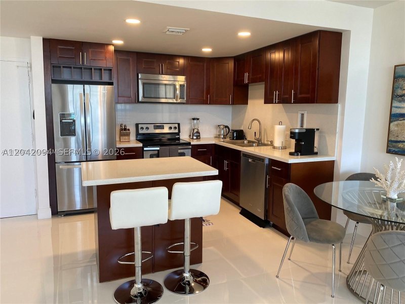 Apartment for rent at Alexander Towers 606