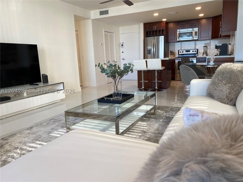Apartment for rent at Alexander Towers 606