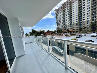 Aluguel de apartamento no Parker Plaza Estates 211