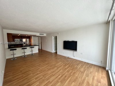 Aluguel de apartamento no Parker Plaza Estates 211