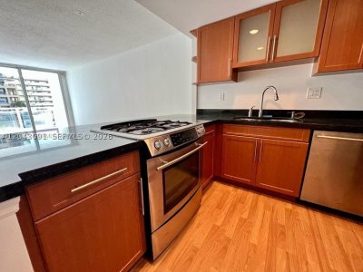 Aluguel de apartamento no Parker Plaza Estates 211