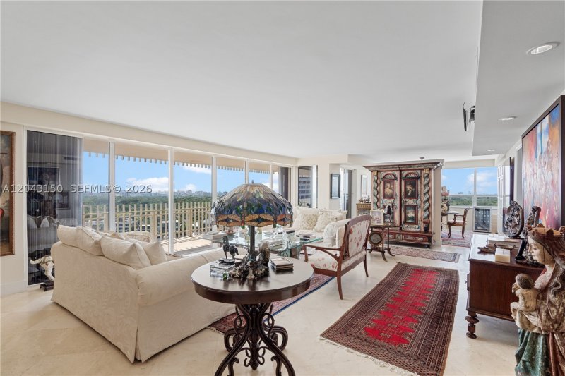Comprar apartamento en Grove Isles Tower III C1610