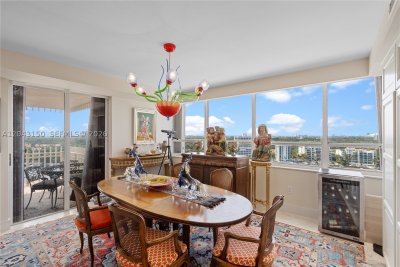 Comprar apartamento en Grove Isles Tower III C1610