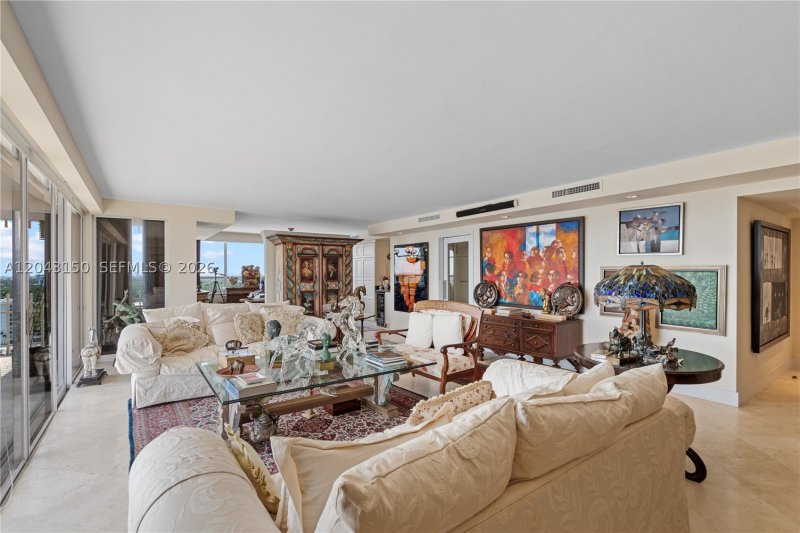Comprar apartamento en Grove Isles Tower III C1610