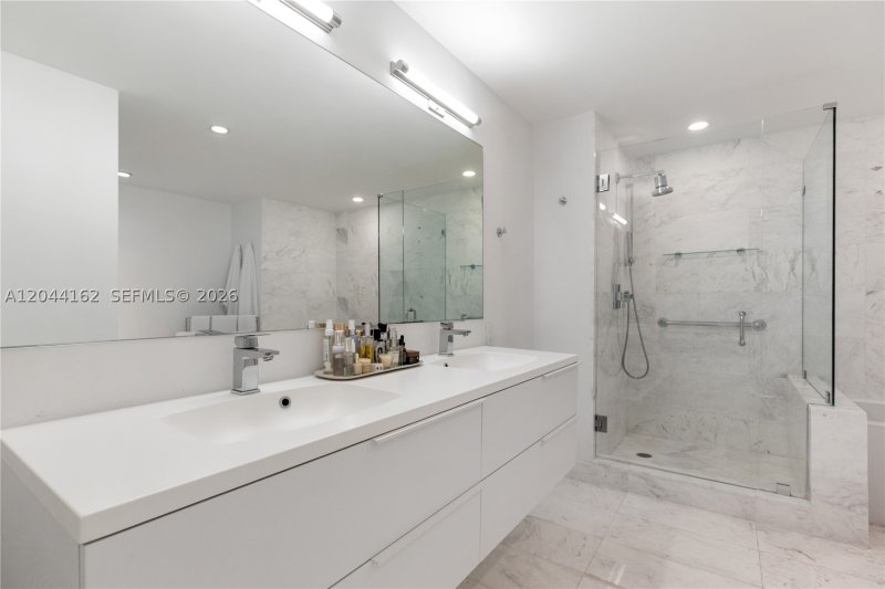 Condo for sale at Kai at Bay Harbor 7H-S