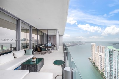 Alquiler de apartamento en Aston Martin Residences 5104
