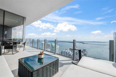 Alquiler de apartamento en Aston Martin Residences 5104