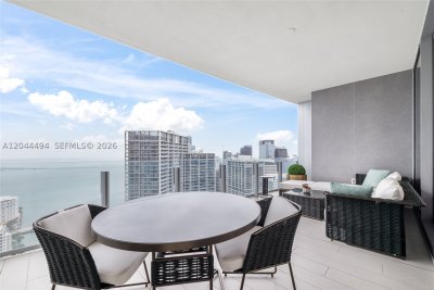 Alquiler de apartamento en Aston Martin Residences 5104