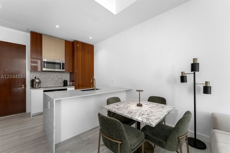 Comprar apartamento no MR. C Residences 908