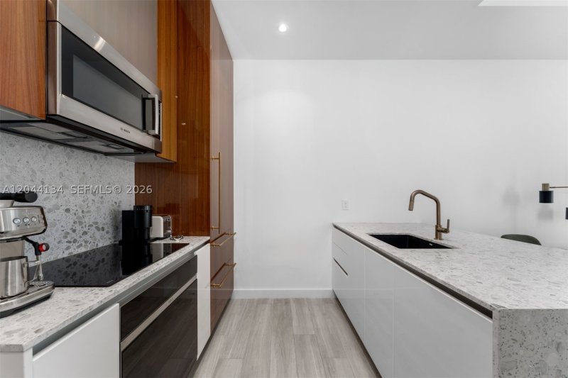 Comprar apartamento no MR. C Residences 908