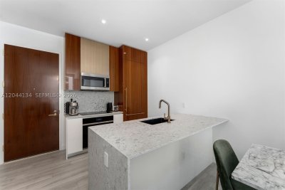 Comprar apartamento no MR. C Residences 908
