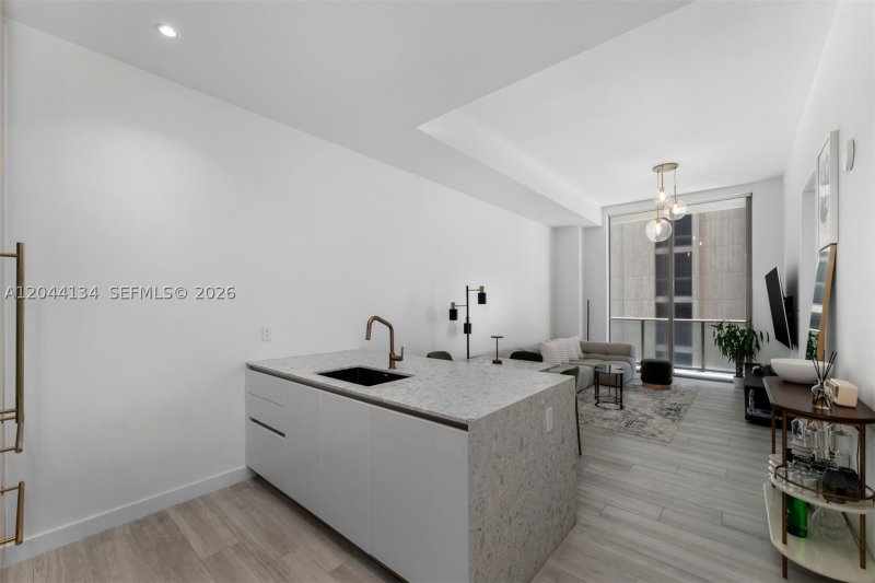 Comprar apartamento no MR. C Residences 908