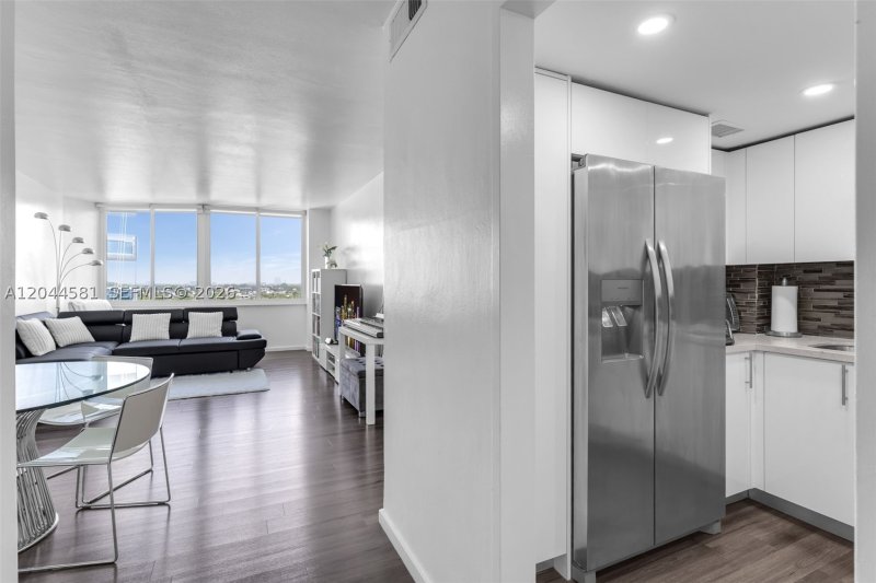 Condo for sale at Parkview Point 10H