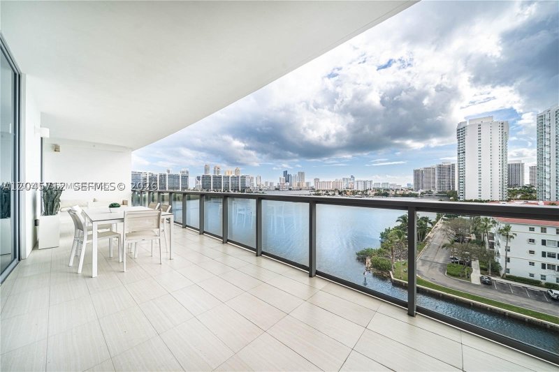 Condo for sale at Echo Aventura 710