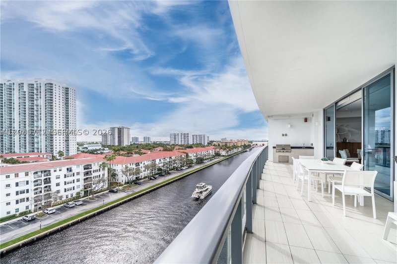 Condo for sale at Echo Aventura 710