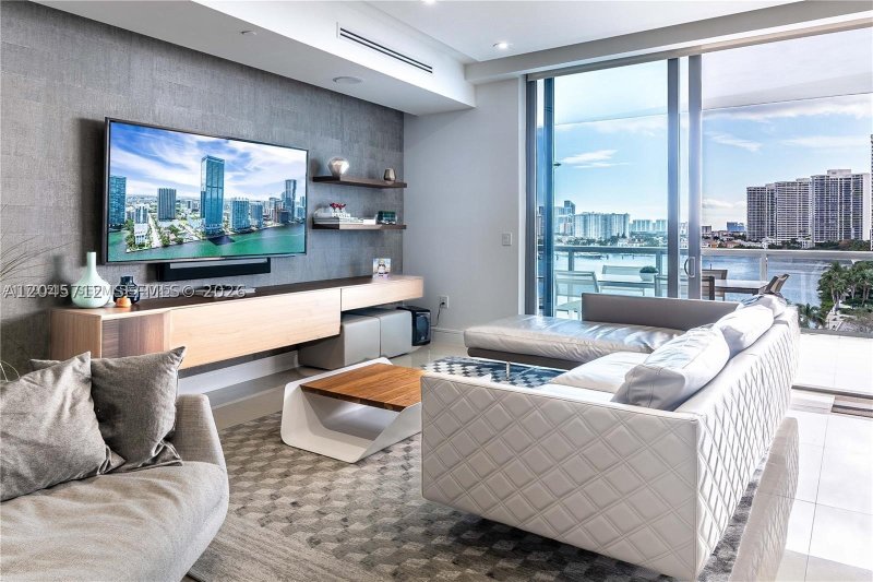 Condo for sale at Echo Aventura 710