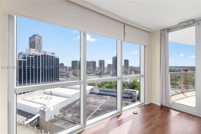 Comprar apartamento en Opera Tower 2414