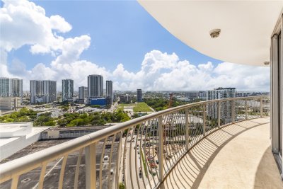 Comprar apartamento en Opera Tower 2414