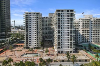 Comprar apartamento no Balmoral Condo 8S