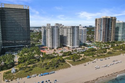 Comprar apartamento no Balmoral Condo 8S