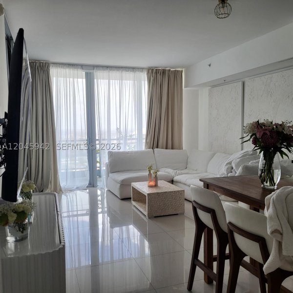 Alquiler de apartamento en Mint at Riverfront 3207