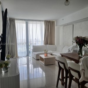 Alquiler de apartamento en Mint at Riverfront 3207