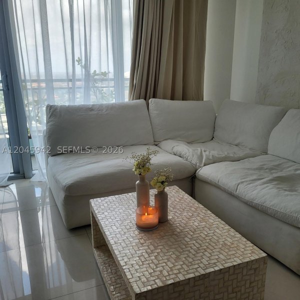 Alquiler de apartamento en Mint at Riverfront 3207