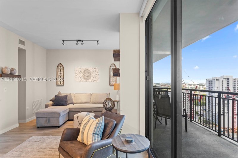 Comprar apartamento no Nine at Mary Brickell Village 2015