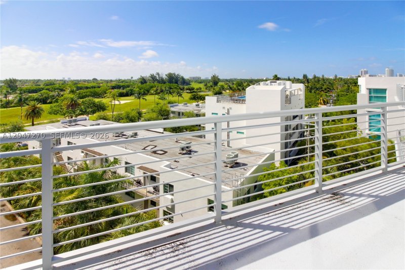 Condo for sale at The Meridian Lofts PH-21