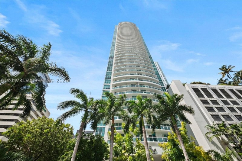 Apartment for rent at The Plaza Tower II 3207