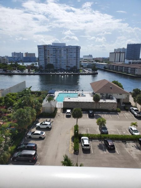 Condo for sale at Plaza Towers South 802